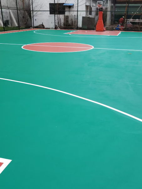 会东 球场长期使用易出现地面开裂